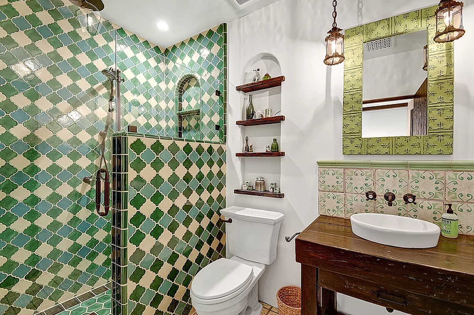 Vista House - Image 30